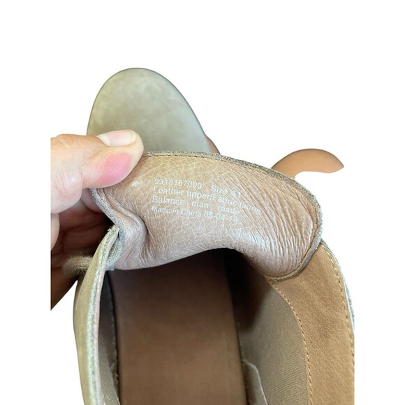 Dansko 'Meena' Lace-Up Bootie Ankle Leather Size 41 US 11/11.5 Tan EUC Suede - Picture 12 of 13